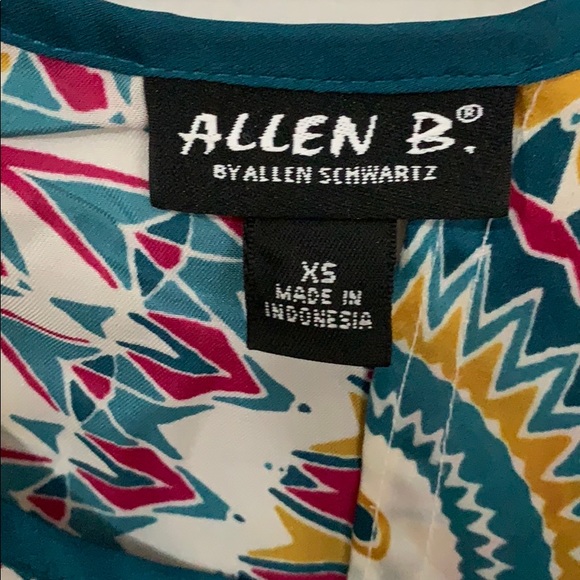 Geometric pattern dress - Picture 3 of 7